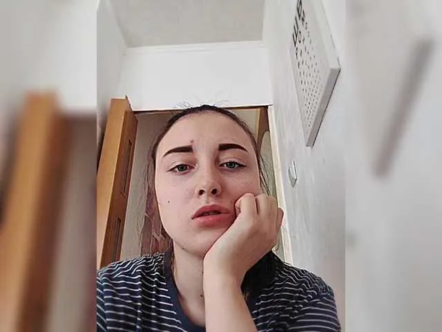 AlinaLili – webcam model profile photo