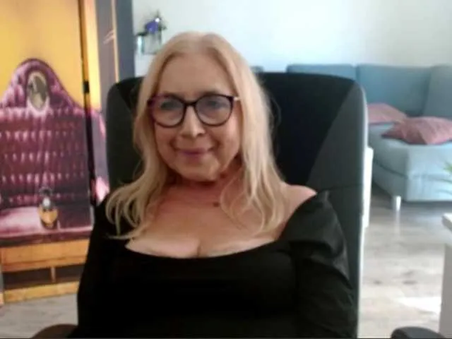 BlondeSofia – webcam model profile photo