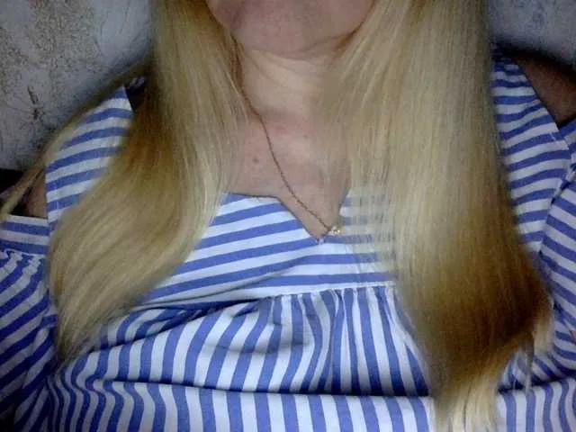 BlondyVio – webcam model profile photo