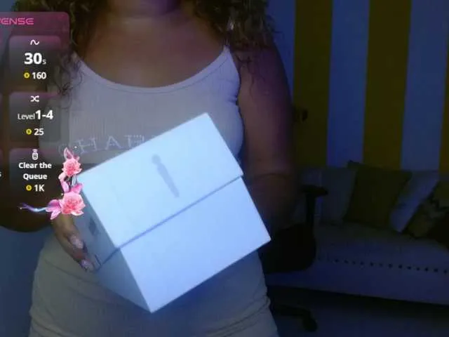 cristalwar – webcam model profile photo