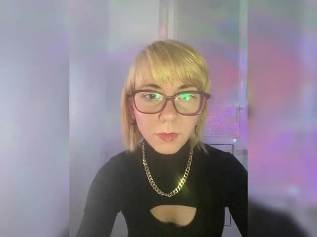 DaisyDuck – webcam model profile photo