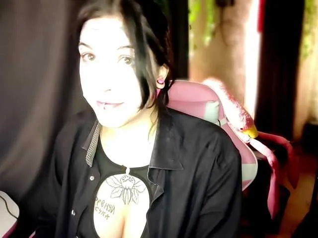 Harakassi – webcam model profile photo