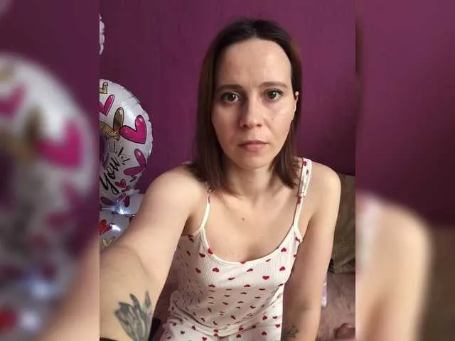 Januaryy – webcam model profile photo