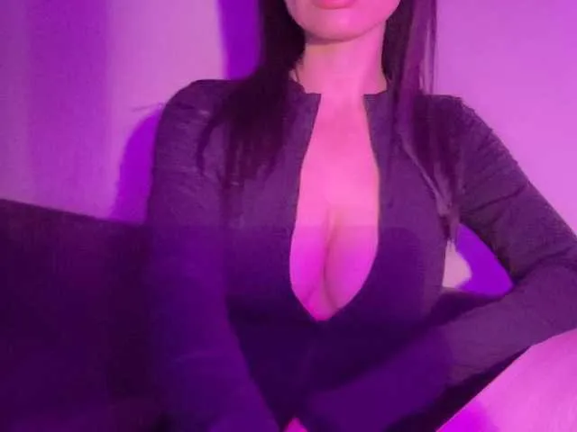 KinaGlow – webcam model profile photo