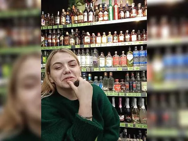 Kira-Kriss – webcam model profile photo