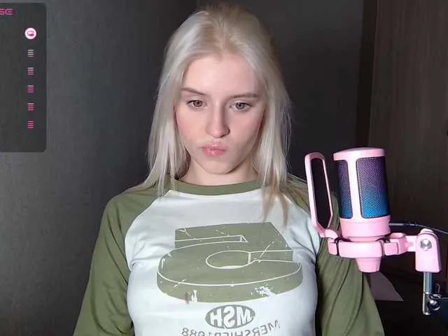 kissesliza – webcam model profile photo