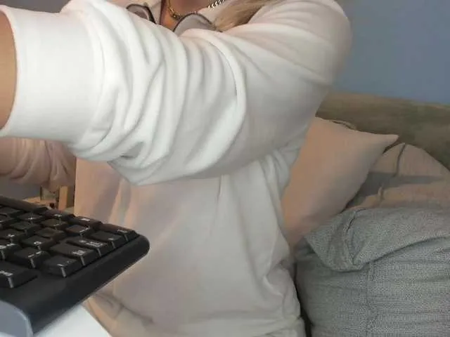 KristalJessika – webcam model profile photo