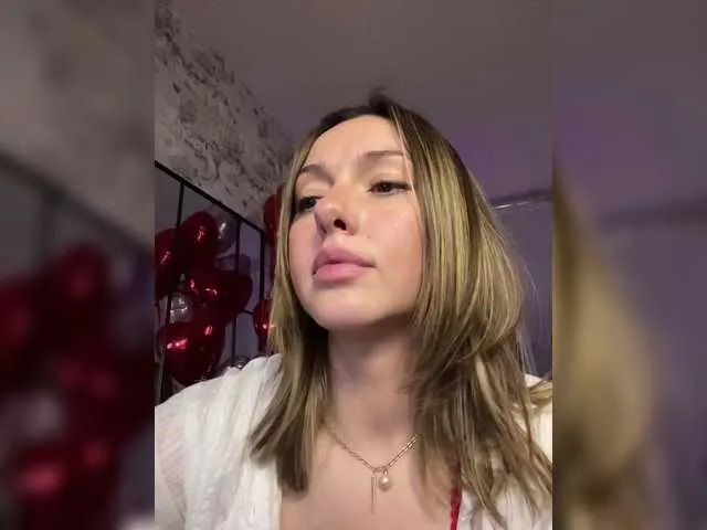 LOVEIS- – webcam model profile photo