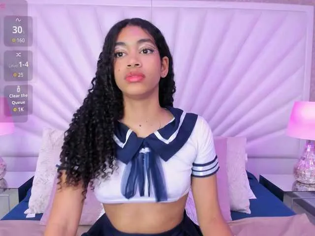 LunaRoussel – webcam model profile photo