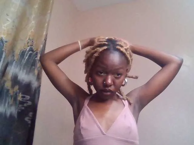 MemeLovesx – webcam model profile photo