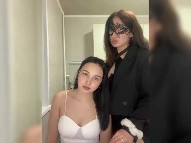 WhiteCrystal – webcam model profile photo