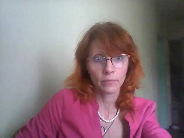 Yuliya77 – webcam model profile photo